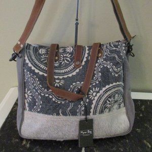Myra Bag Abridge Weekender